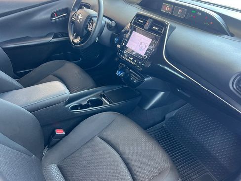 Certified 2022 Toyota Prius LE image 13
