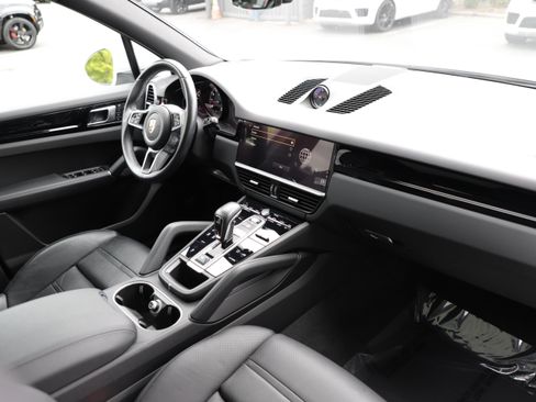 Used 2023 Porsche Cayenne AWD/4WD image 8