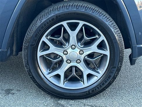 Used 2020 Jeep Grand Cherokee Overland image 6