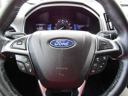 Used 2023 Ford Edge SEL AWD/4WD image 16