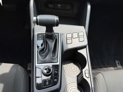 Used 2024 Kia Sportage LX AWD/4WD image 5