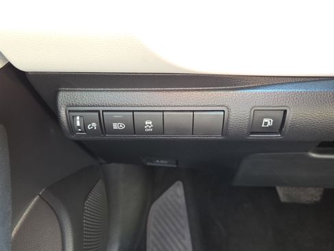 Certified 2025 Toyota Corolla SE image 21