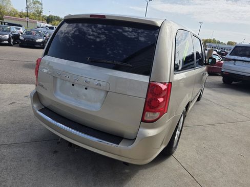 Used 2015 Dodge Grand Caravan American Value Package image 5
