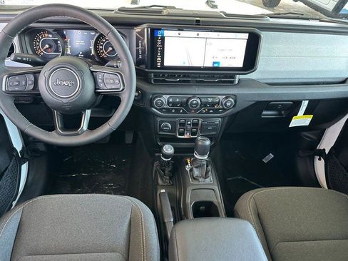 New 2025 Jeep Gladiator Sport image 9