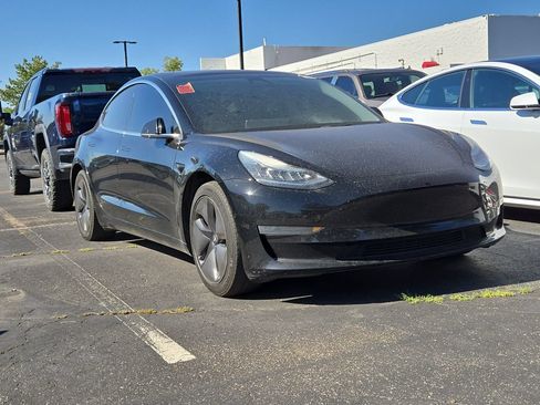 Used 2018 Tesla Model 3 Mid Range RWD image 3