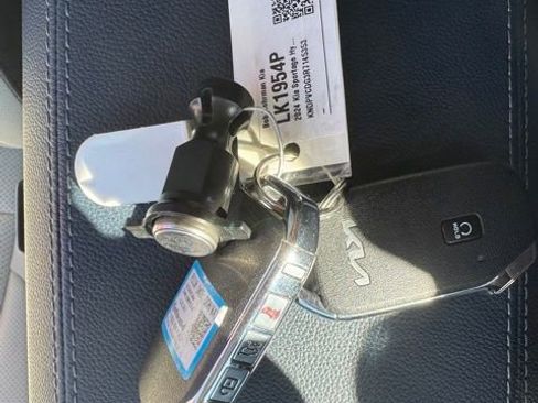 Used 2024 Kia Sportage EX w/ EX Premium Package image 21