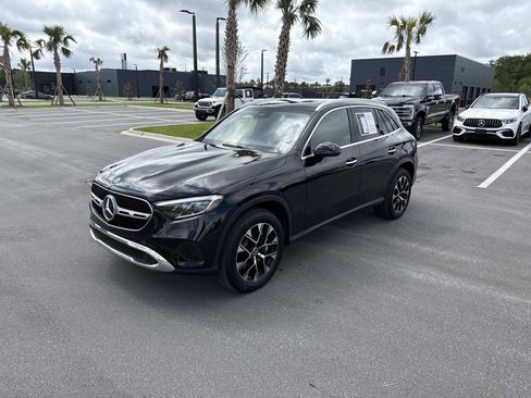 Used 2025 Mercedes-Benz GLC 350e 4MATIC image 7