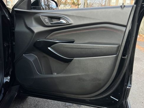 Used 2024 Chevrolet Trax RS image 9