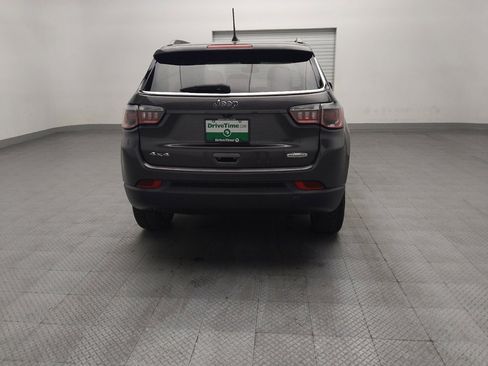 Used 2019 Jeep Compass Latitude w/ Cold Weather Group AWD/4WD image 7