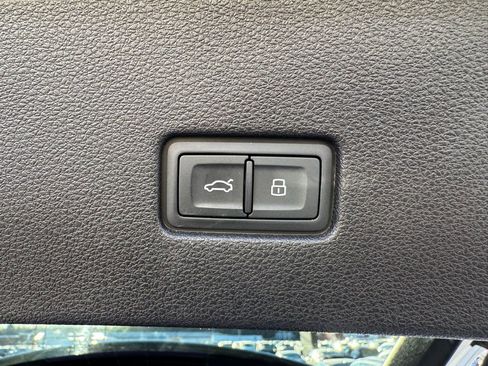 Used 2021 Audi Q8 Premium Plus image 37