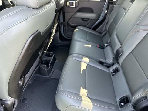 New 2025 Jeep Gladiator Mojave w/ Convenience Group image 21