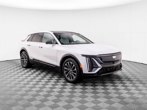 New 2026 Cadillac Lyriq Sport image 7