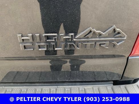 Used 2024 Chevrolet Silverado 2500 High Country w/ High Country Premium Package AWD/4WD image 6