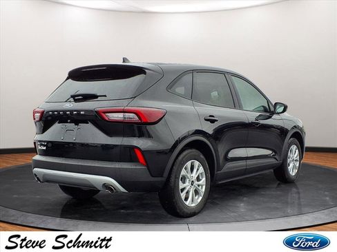 Used 2025 Ford Escape Active w/ Cold Weather Package image 30