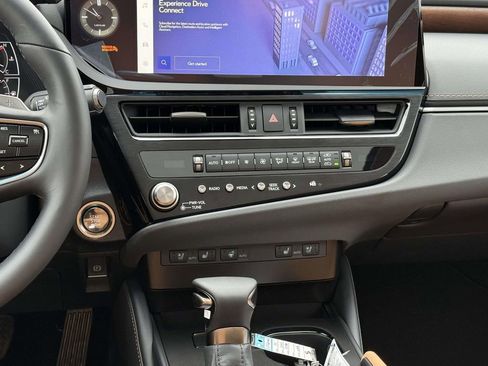 Used 2025 Lexus ES 350 Premium image 19