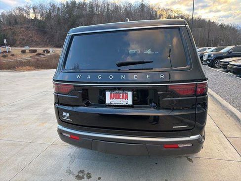 Used 2022 Jeep Wagoneer Series II AWD/4WD image 4