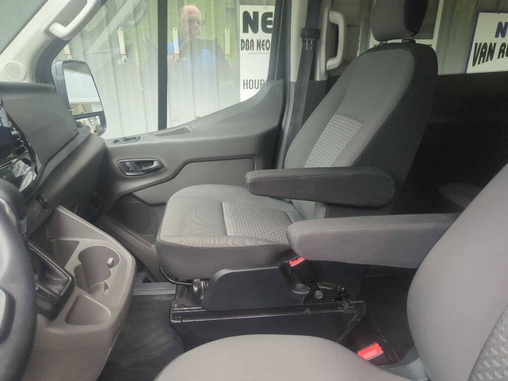 Used 2025 Ford Transit 350 XLT RWD image 22