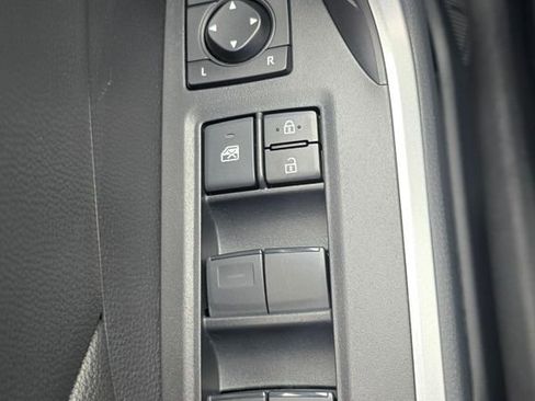 Used 2025 Toyota RAV4 LE image 20