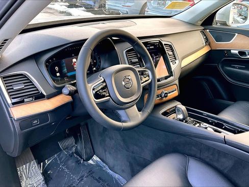 Certified 2024 Volvo XC90 B6 Plus image 17