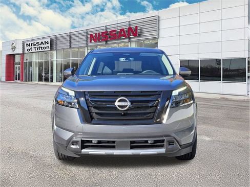 New 2025 Nissan Pathfinder SL w/ Black Appearance Package image 2