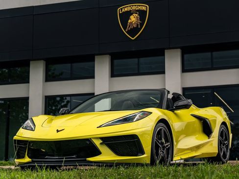 Used 2023 Chevrolet Corvette Stingray Preferred Conv w/ Z51 Performance Package RWD image 2