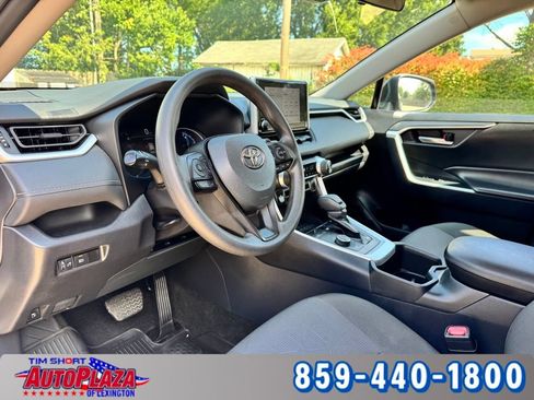 Used 2025 Toyota RAV4 XLE AWD/4WD image 3