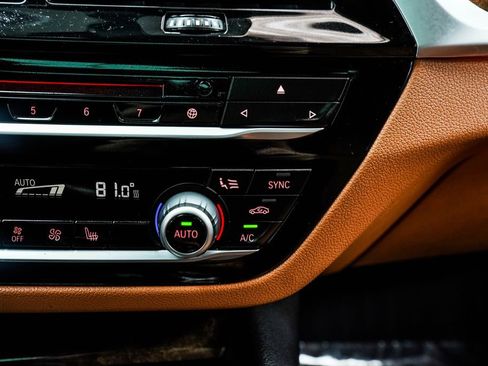 Used 2017 BMW 540i xDrive w/ Premium Package image 28