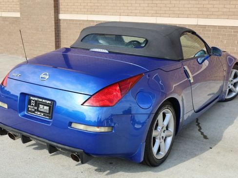 Used 2005 Nissan 350Z Touring image 11