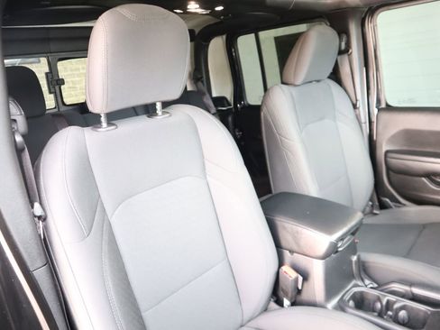 Used 2021 Jeep Gladiator Sport image 53