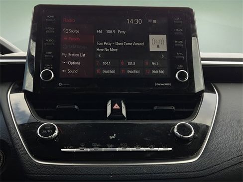 Used 2022 Toyota Corolla Cross LE image 27