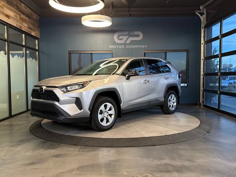 Used 2022 Toyota RAV4 LE AWD/4WD image 7