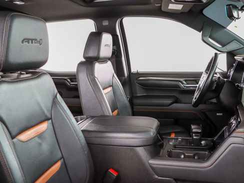 Used 2024 GMC Sierra 1500 AT4 w/ Technology Package image 31