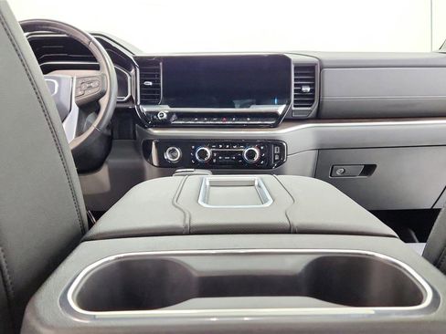 Used 2022 GMC Sierra 1500 SLT w/ SLT Convenience Package image 18