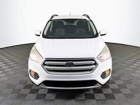 Used 2018 Ford Escape SE FWD image 2