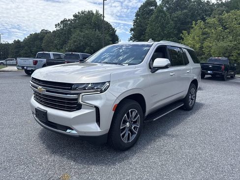 Used 2021 Chevrolet Tahoe LT w/ LT Signature Package AWD/4WD image 3