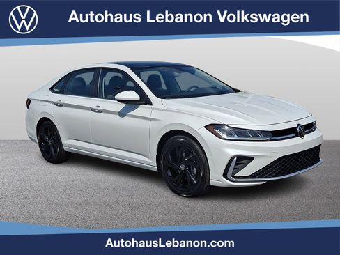 New 2026 Volkswagen Jetta SE FWD image 1