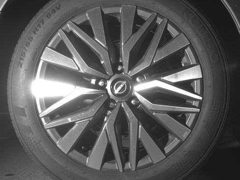 Used 2025 Nissan Altima 2.5 SV image 14