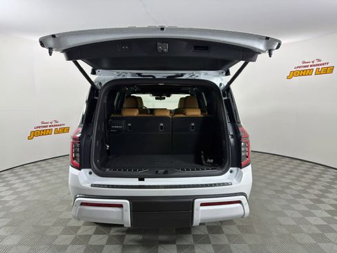 New 2026 Nissan Armada Platinum Reserve w/ Accent Package AWD/4WD image 5