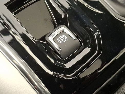 Used 2024 GMC Canyon AT4X image 25