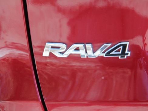 Used 2021 Toyota RAV4 XLE image 10