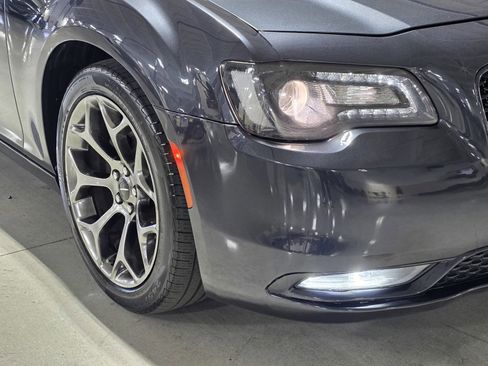 Used 2015 Chrysler 300 S image 10