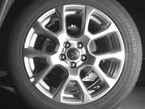 Used 2025 Jeep Compass Limited image 14