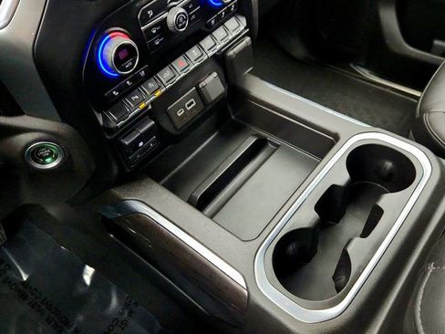 Used 2022 Chevrolet Silverado 1500 LTZ AWD/4WD image 16