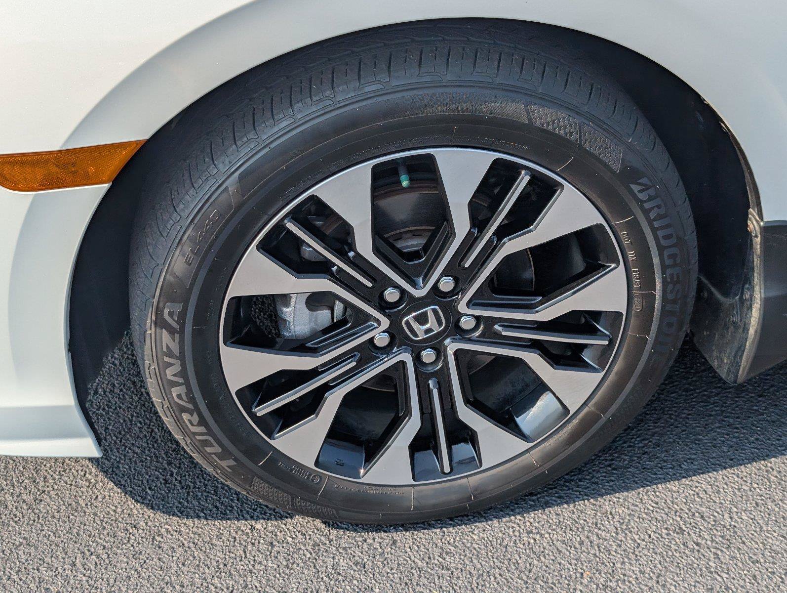 Used 2025 Honda Odyssey Elite image 8