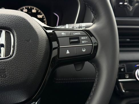 New 2025 Honda Pilot Touring image 23