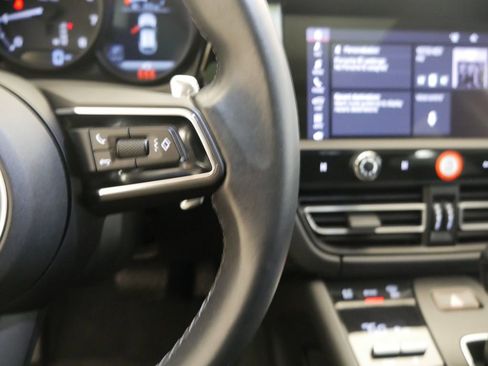 Certified 2023 Porsche Macan image 39