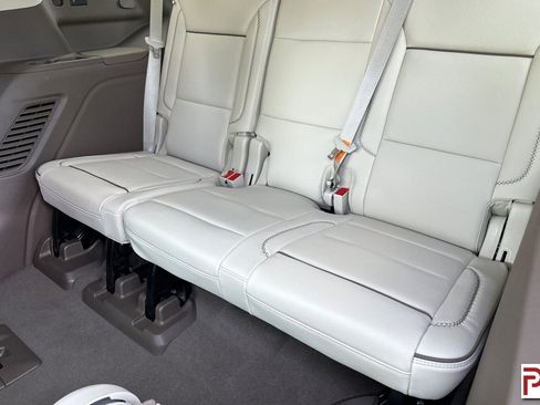 Certified 2024 GMC Yukon Denali AWD/4WD image 17