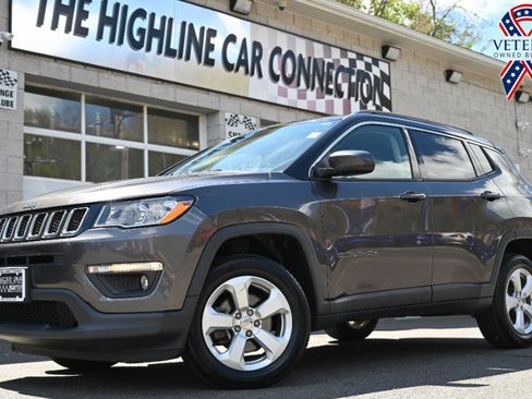 Used 2018 Jeep Compass Latitude w/ Popular Equipment Group AWD/4WD image 1