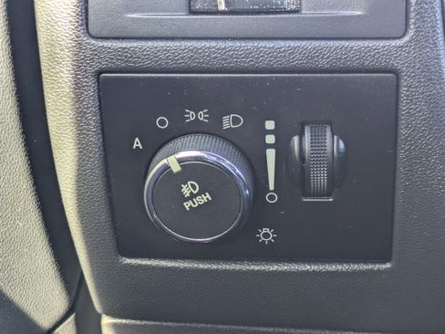 Used 2013 Dodge Challenger R/T Plus image 21