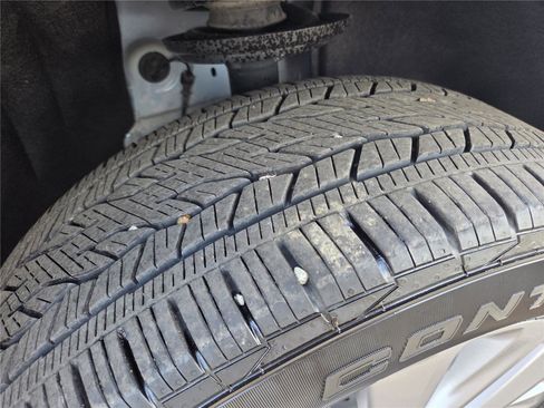 Used 2025 Buick Enclave Preferred FWD image 33